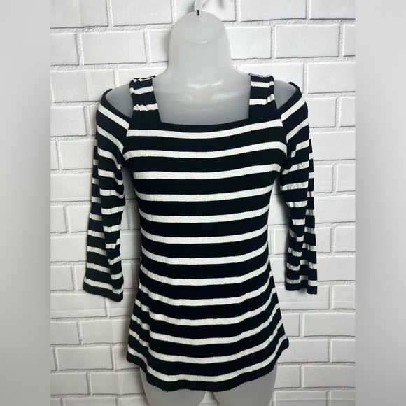 INC International Concepts black & white striped cold of shoulder top/si… - Picture 4 of 8